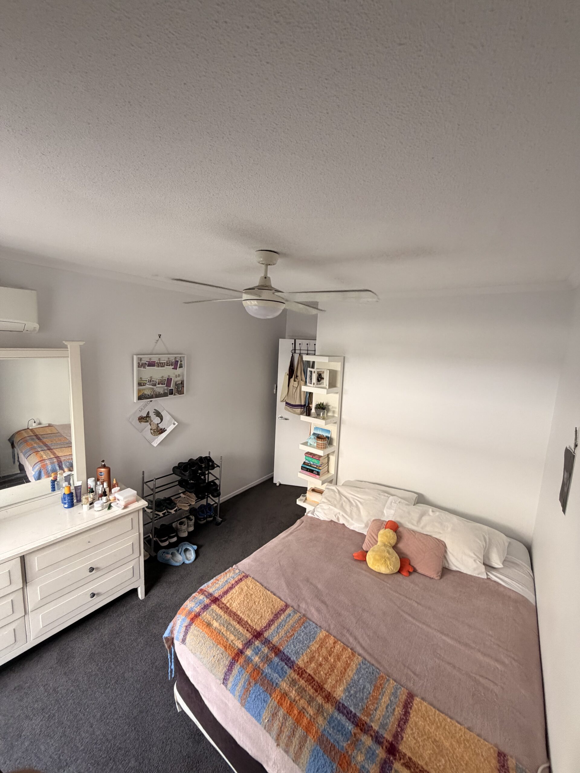 Room for Rent β Ideal for a Woman (Long-term preferred)